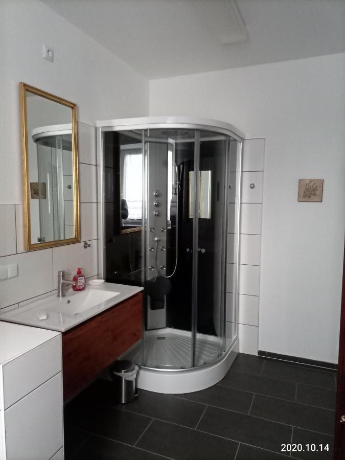 Apartment O3 - Gehobene 6-Zimmer Wohnung 175Qm Fuer 1-7 Personen 2X Dz 3X Ez 格拉芬韦赫尔 外观 照片